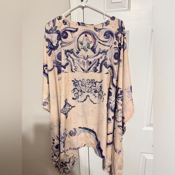 Lulusar Poncho - Picture 3 of 3